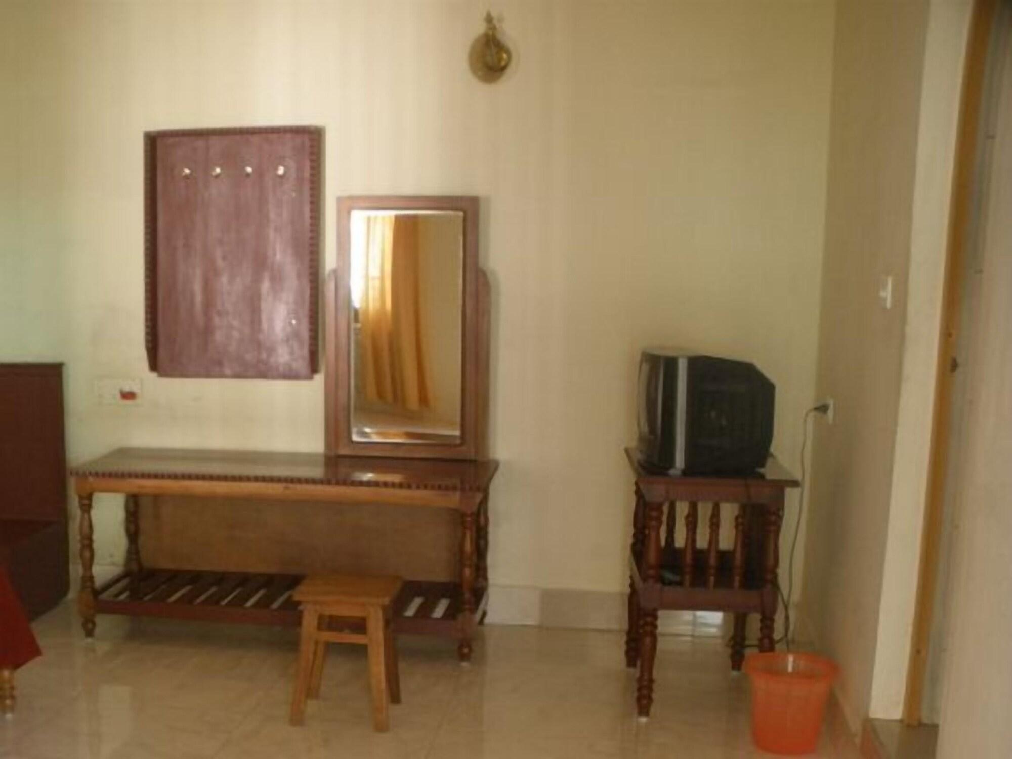 Jungle Palace Homestay Thekkady Exterior photo