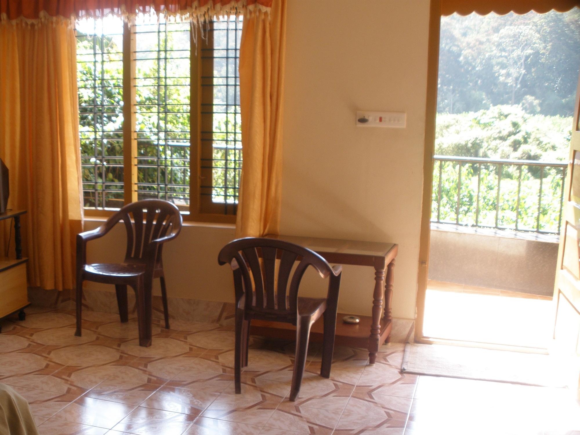 Jungle Palace Homestay Thekkady Exterior photo