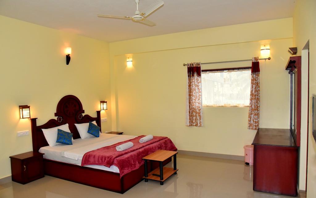 Jungle Palace Homestay Thekkady Room photo