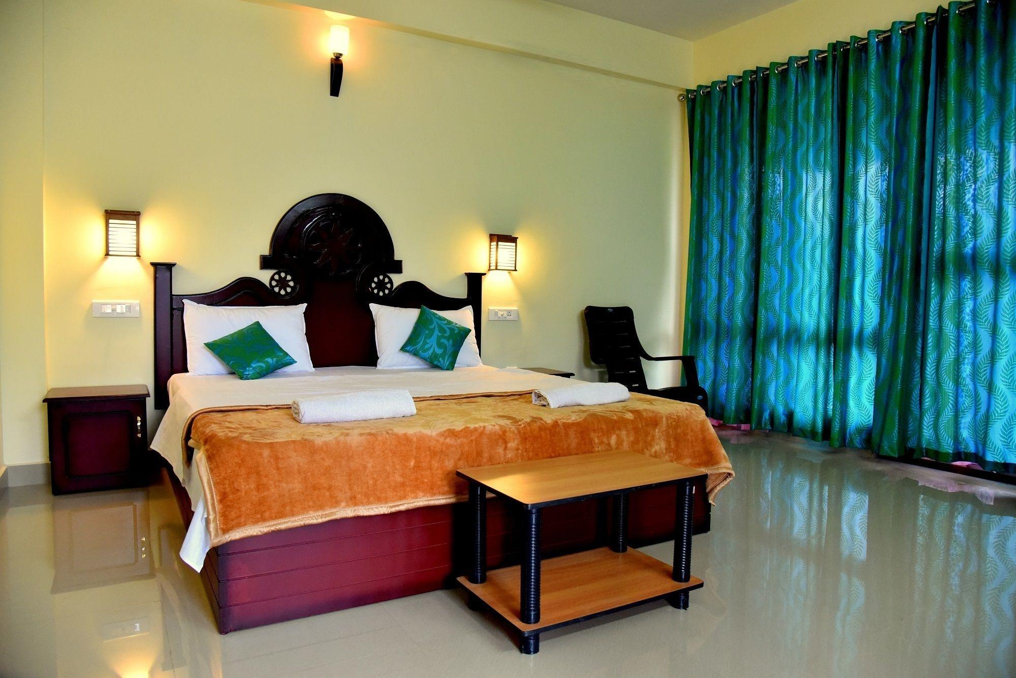 Jungle Palace Homestay Thekkady Exterior photo