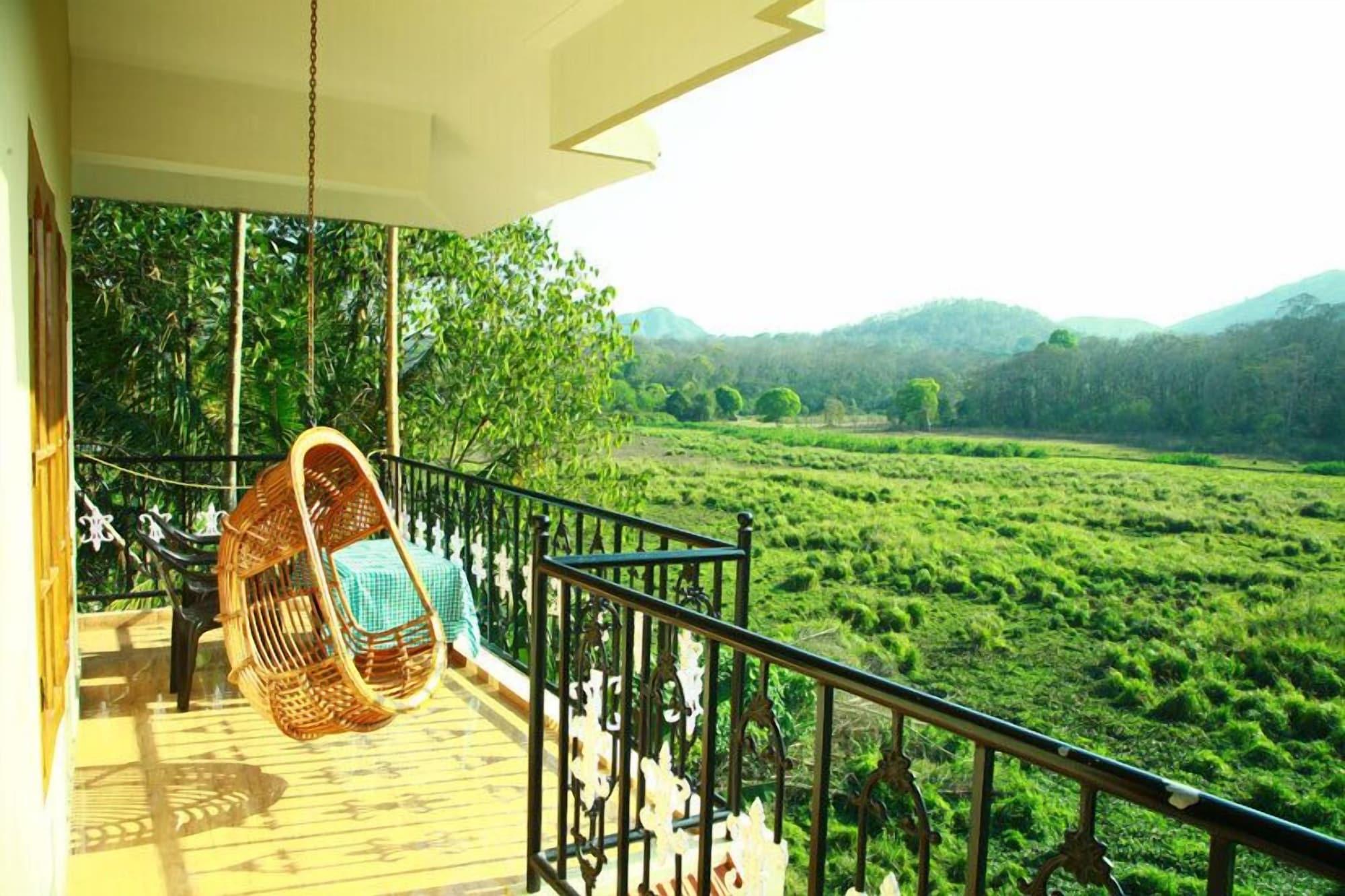 Jungle Palace Homestay Thekkady Exterior photo