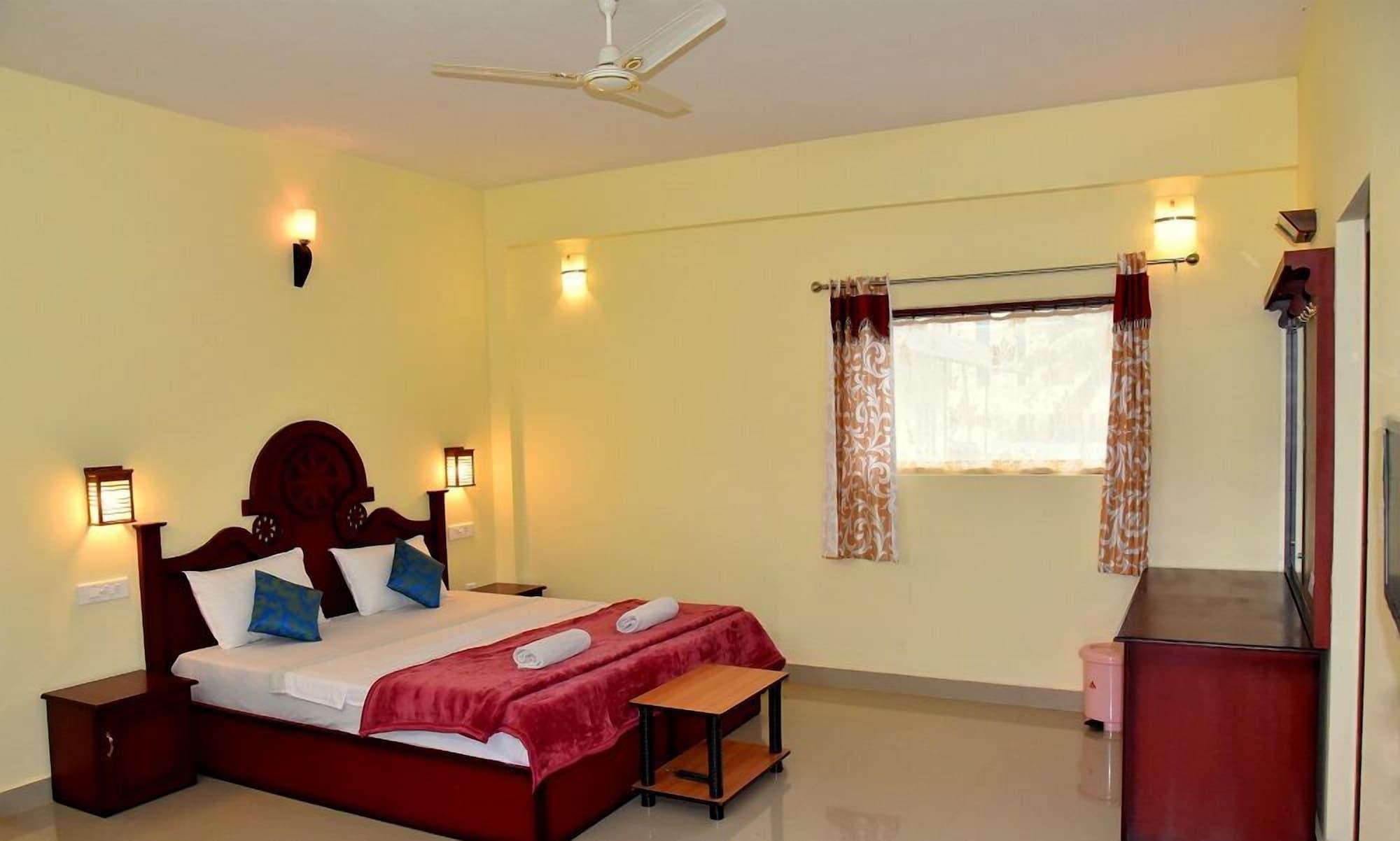 Jungle Palace Homestay Thekkady Exterior photo