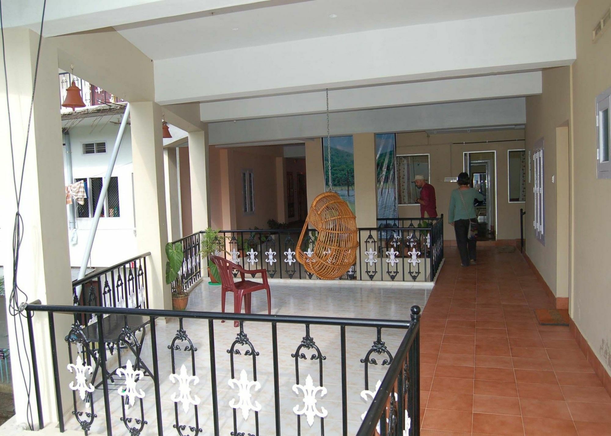 Jungle Palace Homestay Thekkady Exterior photo