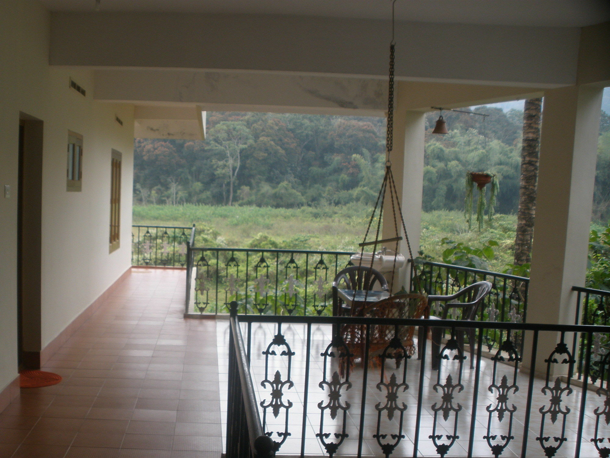 Jungle Palace Homestay Thekkady Exterior photo